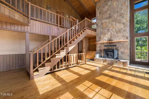 Living - 35000 Barrtree Lane Glade Spring Va 24340, Glade Spring, VA 24340 photo 2 of 5