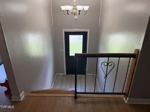 Entry Way - 602 NE Liberty Lane Wise Va 24293, Wise, VA 24293 photo 2 of 4
