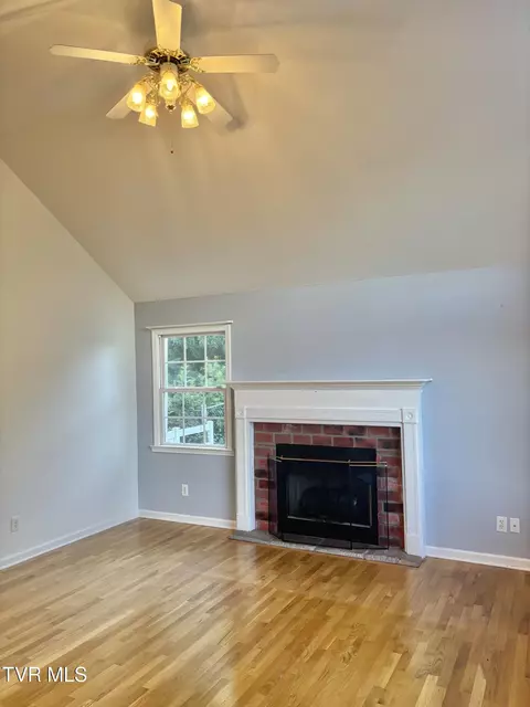 Living - 114 Butterfly Court Limestone Tn 37681, Limestone, TN 37681 photo 2 of 6