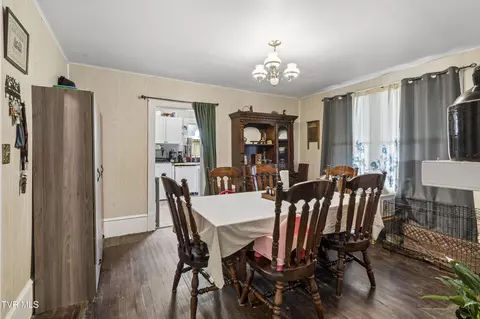 Dining - 210 Florida Avenue Erwin Tn 37650, Erwin, TN 37650 photo 1 of 3