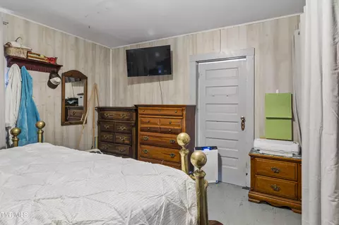 Bedroom - 210 Florida Avenue Erwin Tn 37650, Erwin, TN 37650 photo 2 of 5