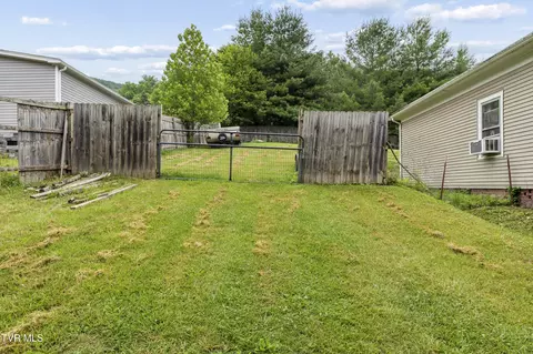 Exterior - 210 Florida Avenue Erwin Tn 37650, Erwin, TN 37650 photo 4 of 13