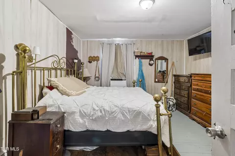 Bedroom - 210 Florida Avenue Erwin Tn 37650, Erwin, TN 37650 photo 1 of 5