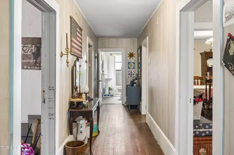 Entry Way - 210 Florida Avenue Erwin Tn 37650, Erwin, TN 37650 photo 2 of 2