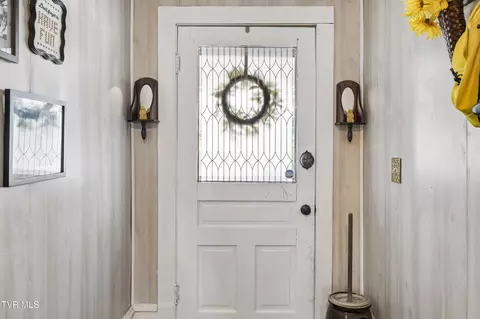 Entry Way - 210 Florida Avenue Erwin Tn 37650, Erwin, TN 37650 photo 1 of 2