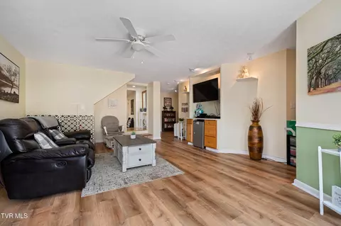 Living - 3433 Highway 81 Fall Branch Tn 37656, Fall Branch, TN 37656 photo 2 of 2
