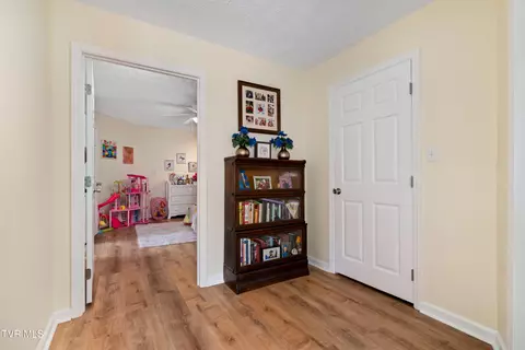Entry Way - 3433 Highway 81 Fall Branch Tn 37656, Fall Branch, TN 37656 photo 4 of 4