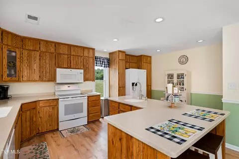 Kitchen - 3433 Highway 81 Fall Branch Tn 37656, Fall Branch, TN 37656 photo 2 of 5