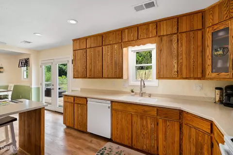 Kitchen - 3433 Highway 81 Fall Branch Tn 37656, Fall Branch, TN 37656 photo 4 of 5
