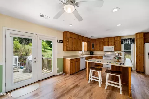 Kitchen - 3433 Highway 81 Fall Branch Tn 37656, Fall Branch, TN 37656 photo 1 of 5