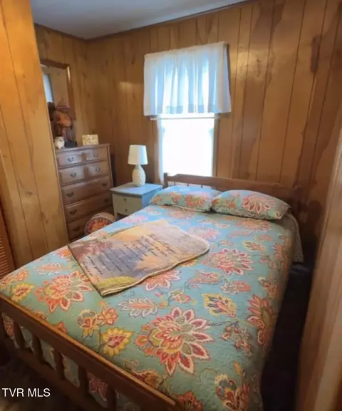 Bedroom - 207 Charles Street Hampton Tn 37658, Hampton, TN 37658 photo 2 of 2