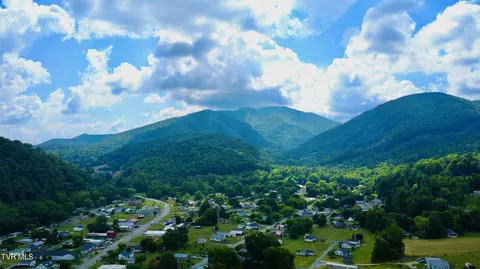View/Area - 207 Charles Street Hampton Tn 37658, Hampton, TN 37658 photo 3 of 4