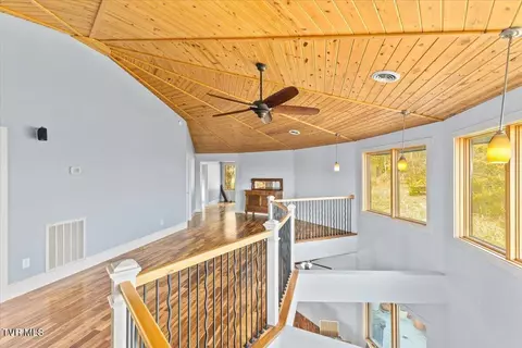 Entry Way - 673 Charles Johnson Road Chuckey Tn 37641, Chuckey, TN 37641 photo 4 of 6