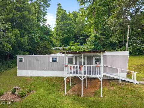 131 Russell Hill Road Elizabethton Tn 37643, Elizabethton, TN 37643