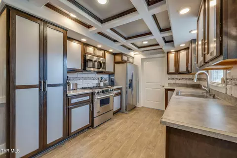 Kitchen - 117 Sam Rogers Road Erwin Tn 37650, Erwin, TN 37650 photo 2 of 3