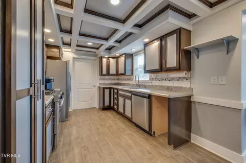 Kitchen - 117 Sam Rogers Road Erwin Tn 37650, Erwin, TN 37650 photo 1 of 3