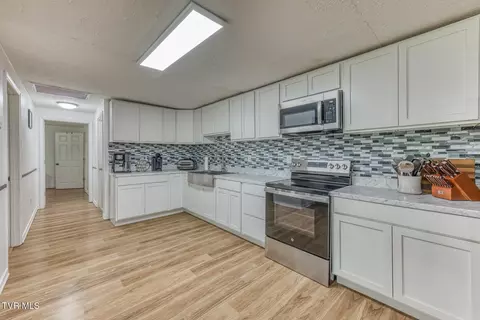 Kitchen - 124 Tolley Lane Erwin Tn 37650, Erwin, TN 37650 photo 1 of 2