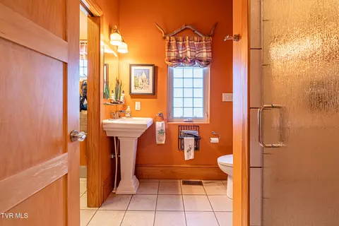Bath - 25586 Cornelius Drive Abingdon Va 24211, Abingdon, VA 24211 photo 7 of 8