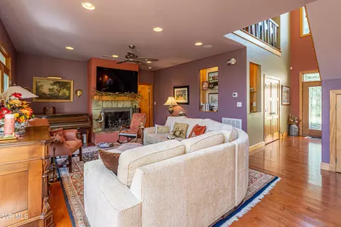 Living - 25586 Cornelius Drive Abingdon Va 24211, Abingdon, VA 24211 photo 2 of 4