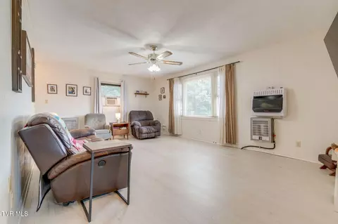 Living - 1109 Opekiska Extension Erwin Tn 37650, Erwin, TN 37650 photo 1 of 2