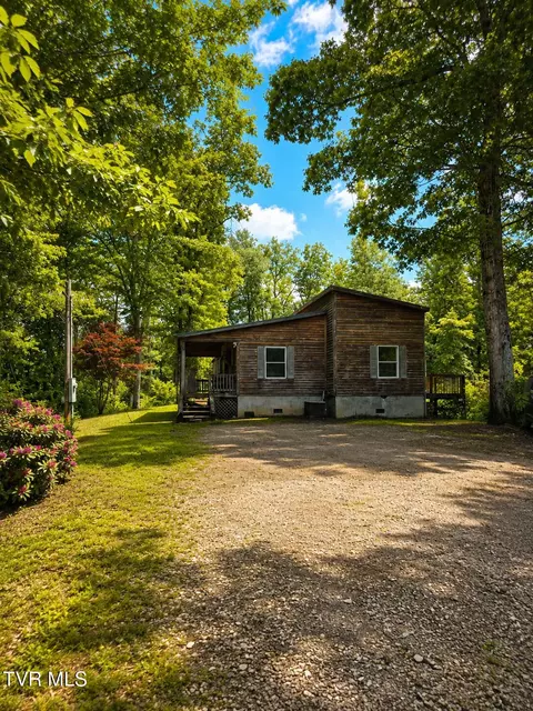 2242 Divide Road Mountain City Tn 37683, Mountain City, TN 37683