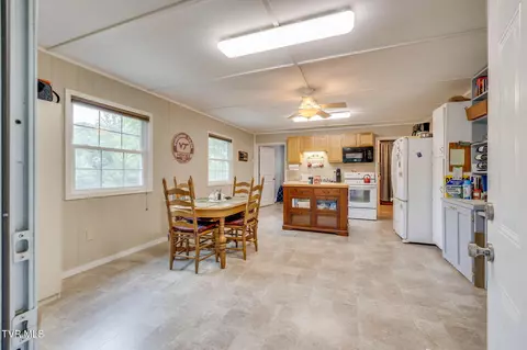 Dining - 10262 Horton Ford Road Eidson Tn 37731, Eidson, TN 37731 photo 1 of 2
