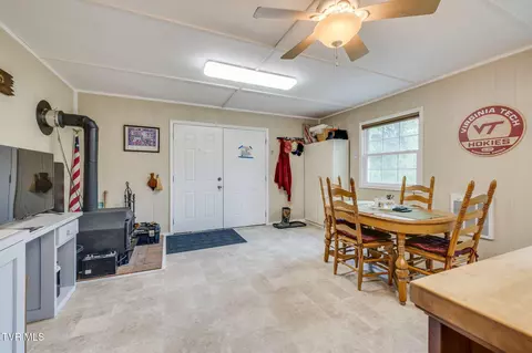 Dining - 10262 Horton Ford Road Eidson Tn 37731, Eidson, TN 37731 photo 2 of 2