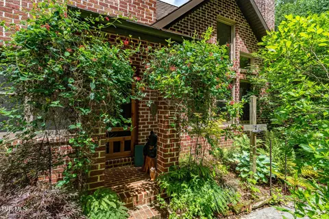 117 Toms Creek Drive Roan Mountain Tn 37687, Roan Mountain, TN 37687