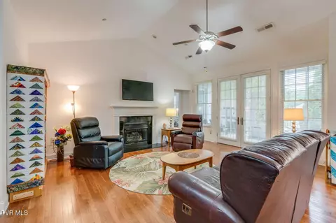 130 Devonshire Avenue Johnson City Tn 37601, Johnson City, TN 37601 photo 8