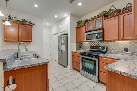 130 Devonshire Avenue Johnson City Tn 37601, Johnson City, TN 37601 photo 11