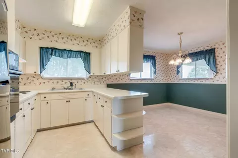 Kitchen - 619 E Barton Ridge Road Greeneville Tn 37745, Greeneville, TN 37745 photo 1 of 4