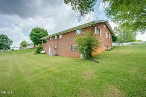 Exterior - 619 E Barton Ridge Road Greeneville Tn 37745, Greeneville, TN 37745 photo 5 of 7