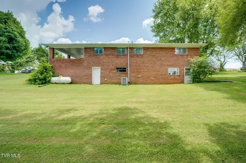 Exterior - 619 E Barton Ridge Road Greeneville Tn 37745, Greeneville, TN 37745 photo 6 of 7