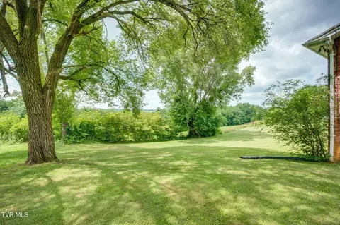 Exterior - 619 E Barton Ridge Road Greeneville Tn 37745, Greeneville, TN 37745 photo 4 of 7