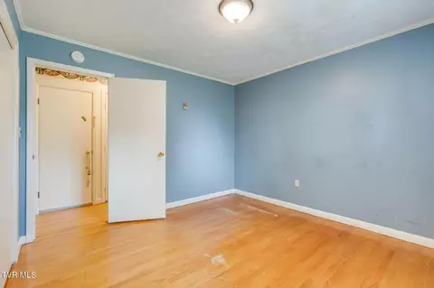 Bedroom - 619 E Barton Ridge Road Greeneville Tn 37745, Greeneville, TN 37745 photo 2 of 7