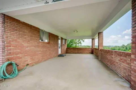 Exterior - 619 E Barton Ridge Road Greeneville Tn 37745, Greeneville, TN 37745 photo 3 of 7