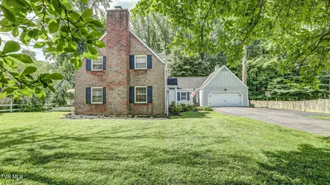 205 Sparkling Brook Drive Bristol Tn 37620, Bristol, TN 37620