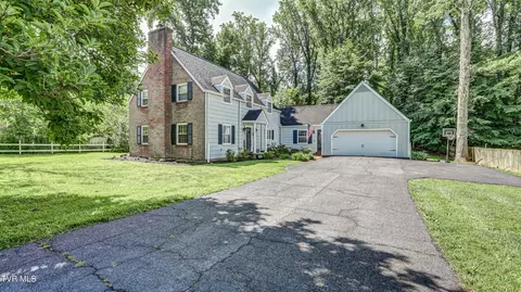 205 Sparkling Brook Drive Bristol Tn 37620, Bristol, TN 37620