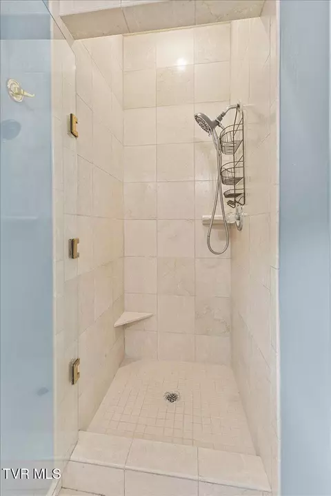 Bath - 1 Emerald Court Johnson City Tn 37604, Johnson City, TN 37604 photo 6 of 10