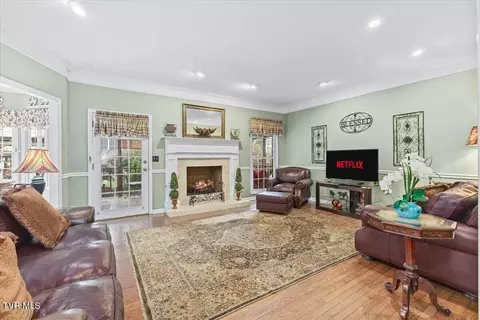 Living - 1 Emerald Court Johnson City Tn 37604, Johnson City, TN 37604 photo 2 of 4