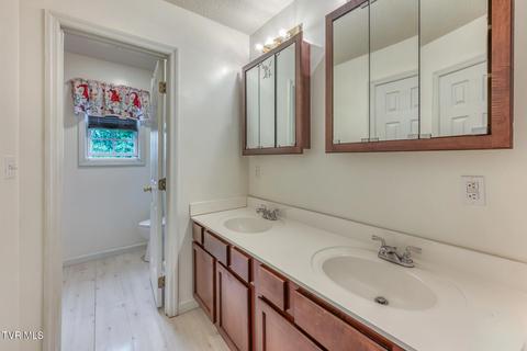 Bath - 807 N Mohawk Drive Erwin Tn 37650, Erwin, TN 37650 photo 1 of 3