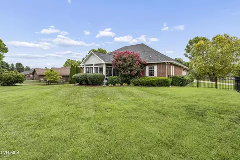 Exterior - 13 E Ridgefield Court Greeneville Tn 37745, Greeneville, TN 37745 photo 2 of 13
