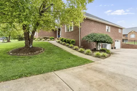 Exterior - 13 E Ridgefield Court Greeneville Tn 37745, Greeneville, TN 37745 photo 11 of 13