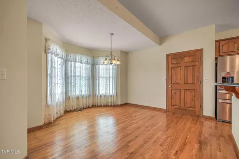 Dining - 171 Rosecliff Drive Fall Branch Tn 37656, Fall Branch, TN 37656 photo 4 of 5