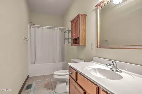 Bath - 171 Rosecliff Drive Fall Branch Tn 37656, Fall Branch, TN 37656 photo 1 of 5