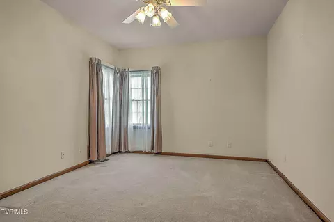 Bedroom - 171 Rosecliff Drive Fall Branch Tn 37656, Fall Branch, TN 37656 photo 4 of 10