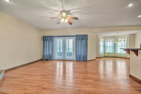 Living - 171 Rosecliff Drive Fall Branch Tn 37656, Fall Branch, TN 37656 photo 2 of 5