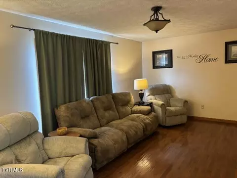 Living - 174 Saul Drive Bristol Va 24201, Bristol, VA 24201 photo 1 of 2
