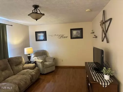 Living - 174 Saul Drive Bristol Va 24201, Bristol, VA 24201 photo 2 of 2