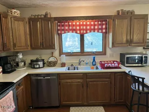 Kitchen - 174 Saul Drive Bristol Va 24201, Bristol, VA 24201 photo 1 of 2
